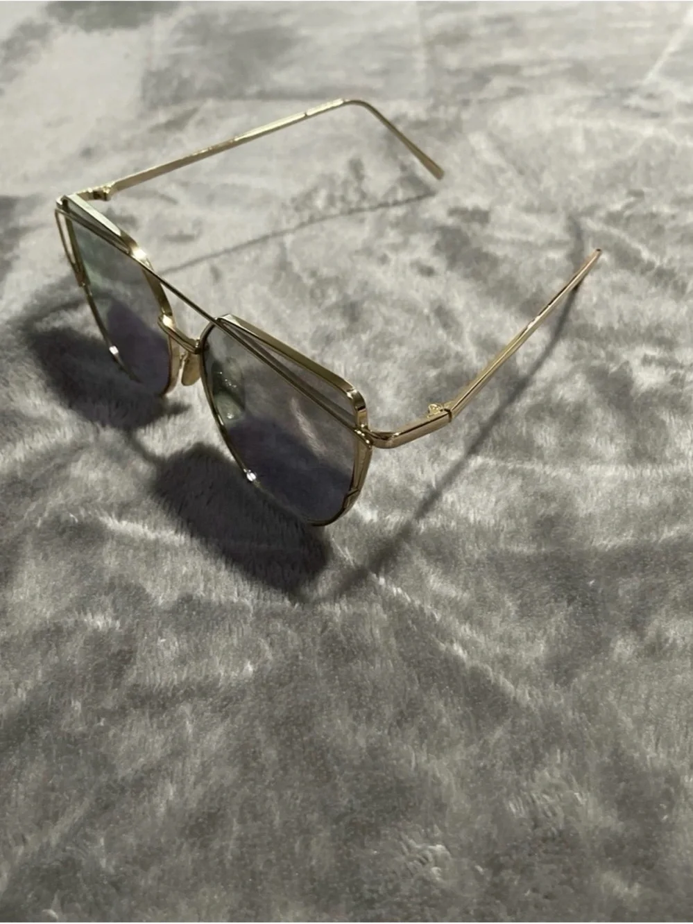 Women's Gold Frame Sunglasses with Pink-Tinted Lenses